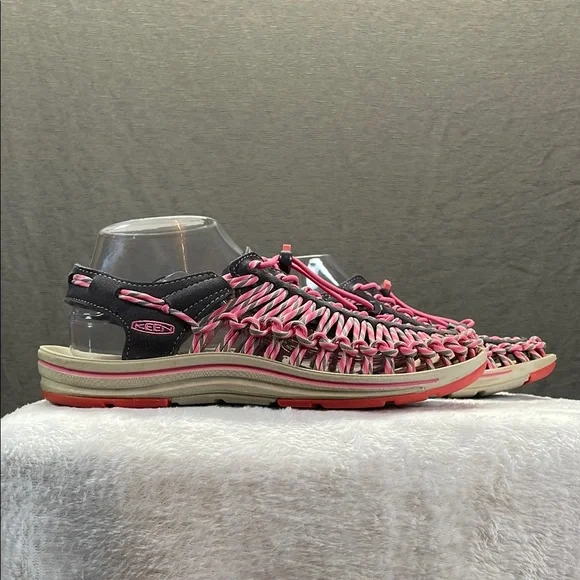 Keen Pink and Gray Sandals for Everyday Adventures - Picture 4 of 9